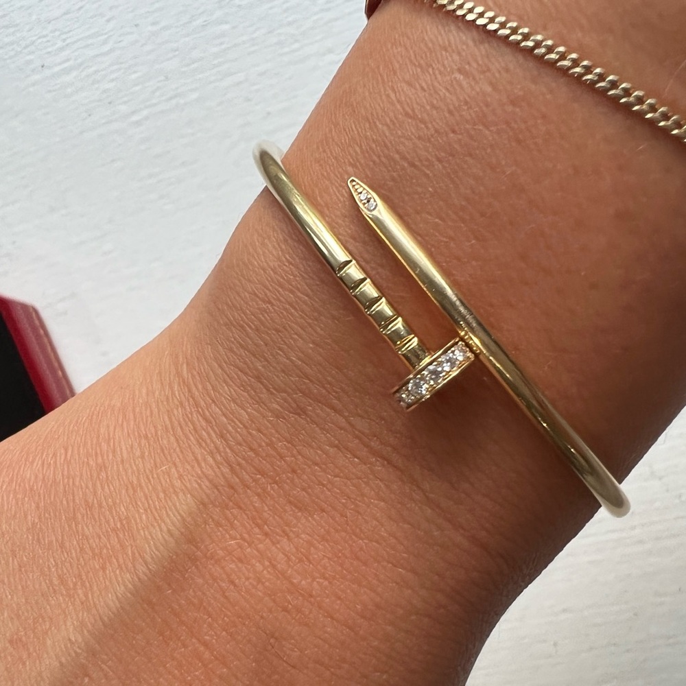 Pre-owned lightly worn 18k yellow gold juste Un clou diamond bracelet